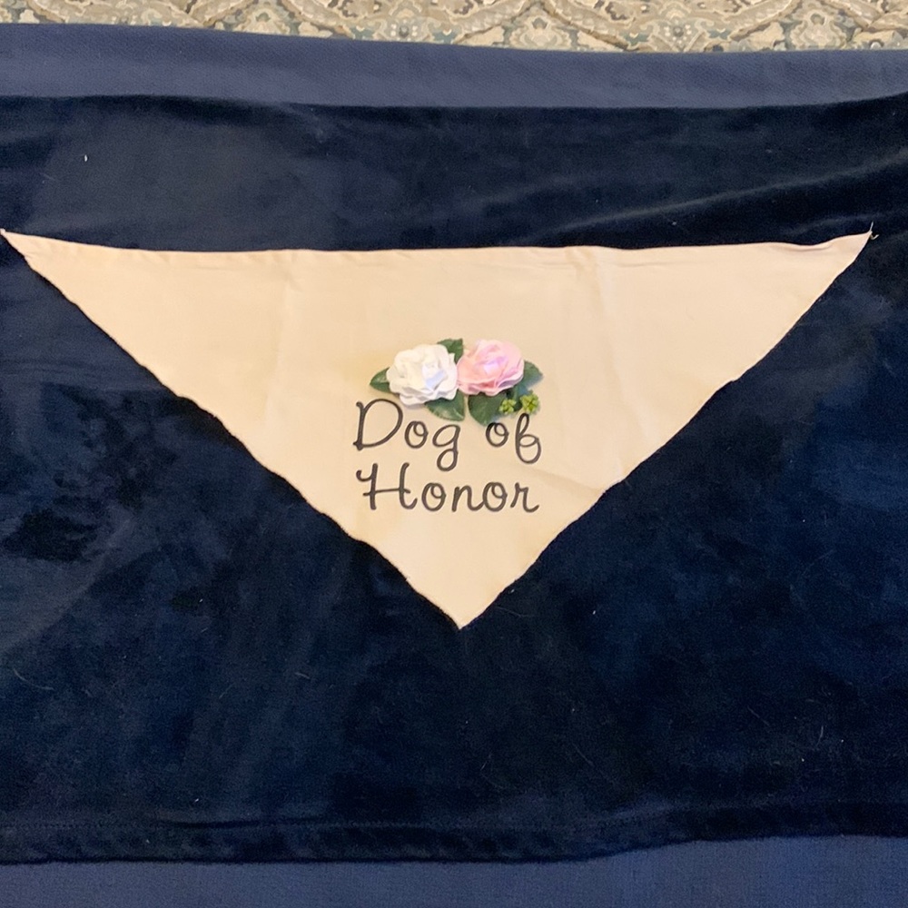 6/$20 Buttons & Bones Wedding Bandana "Dog of Honor" real silk flowers NWOT